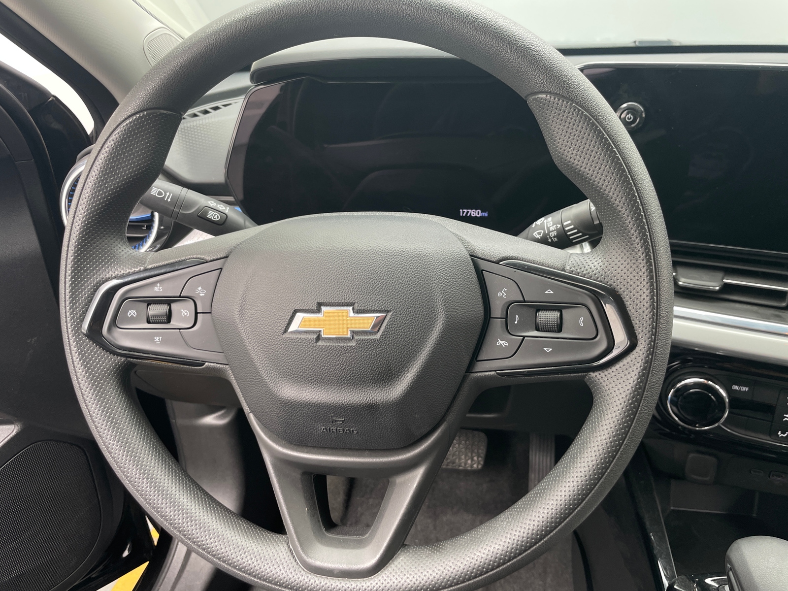 Thumbnail: 2025 Chevrolet Trax - 5