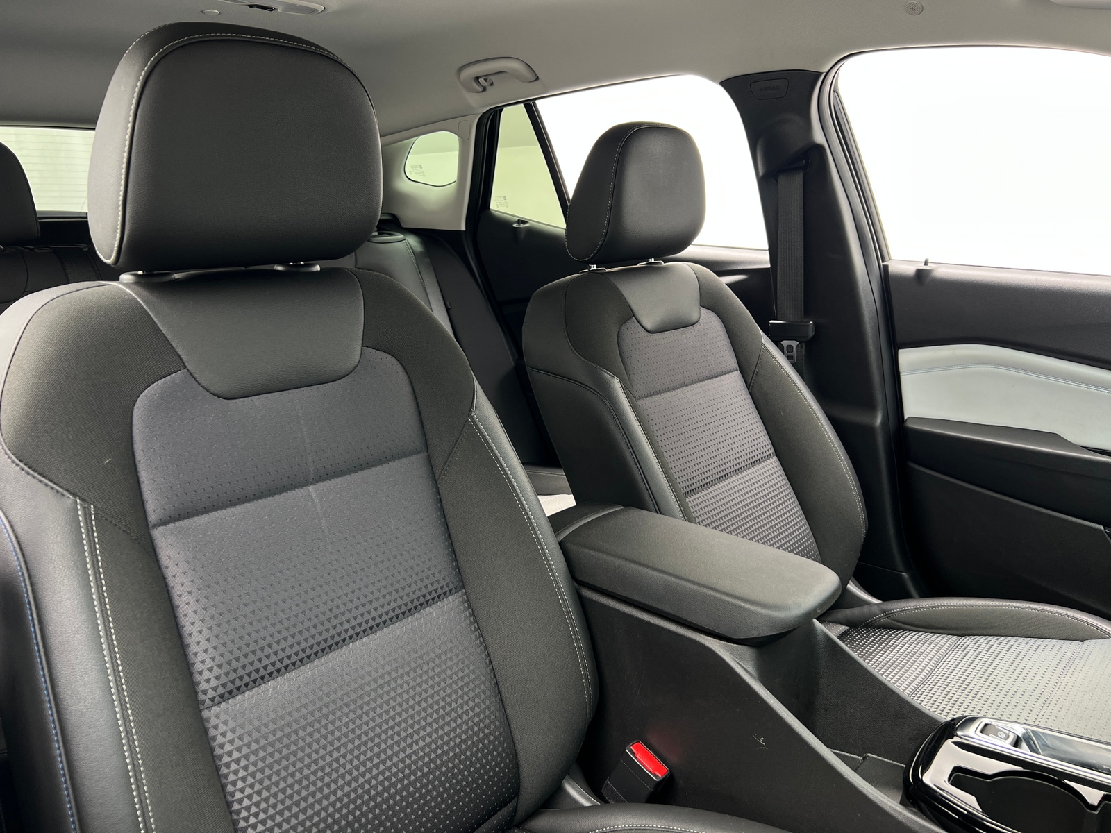 Thumbnail: 2025 Chevrolet Trax - 2