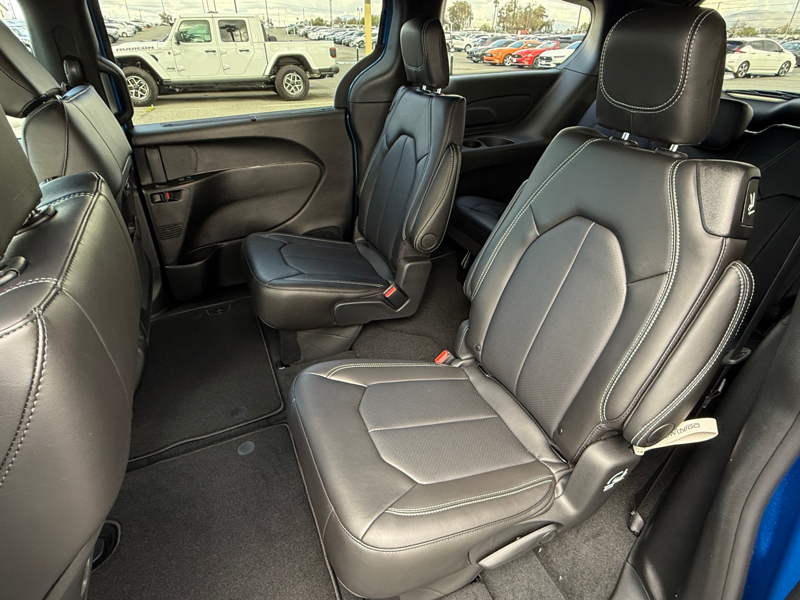 Thumbnail: 2026 Chrysler Pacifica - 5