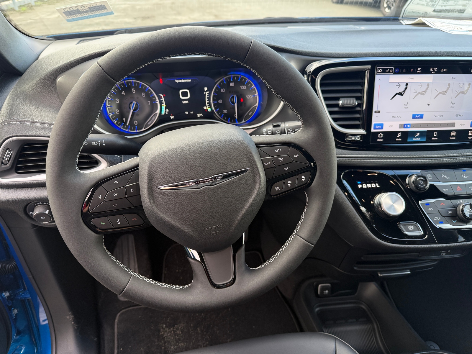 Thumbnail: 2026 Chrysler Pacifica - 4