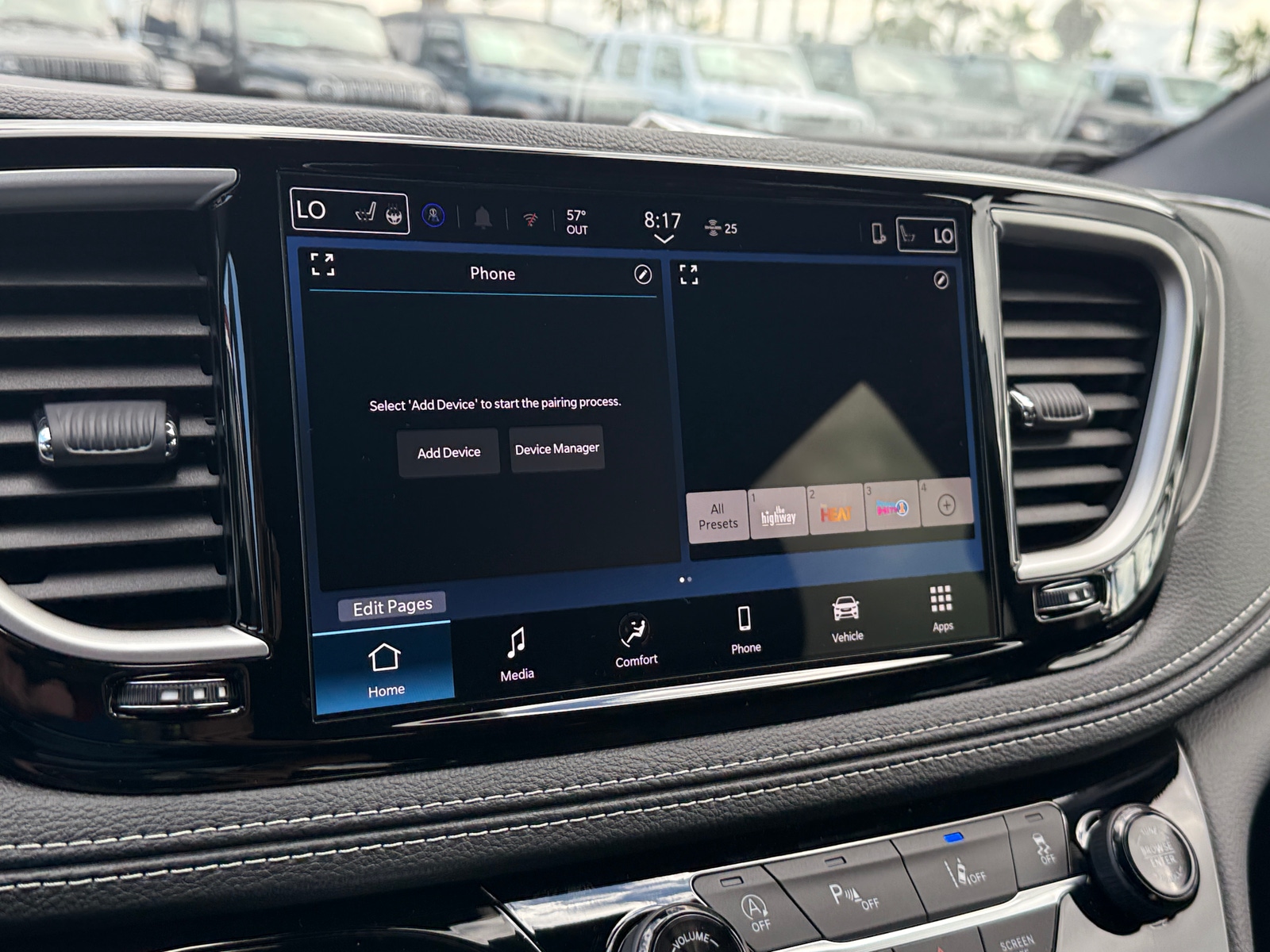 Thumbnail: 2026 Chrysler Pacifica - 3