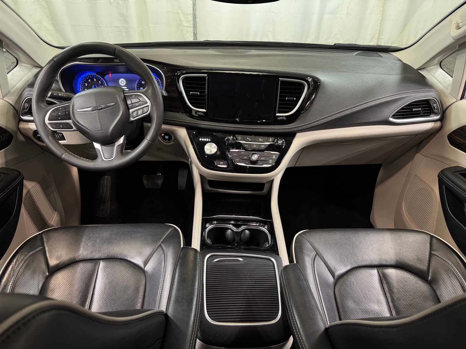 Thumbnail: 2024 Chrysler Pacifica - 2