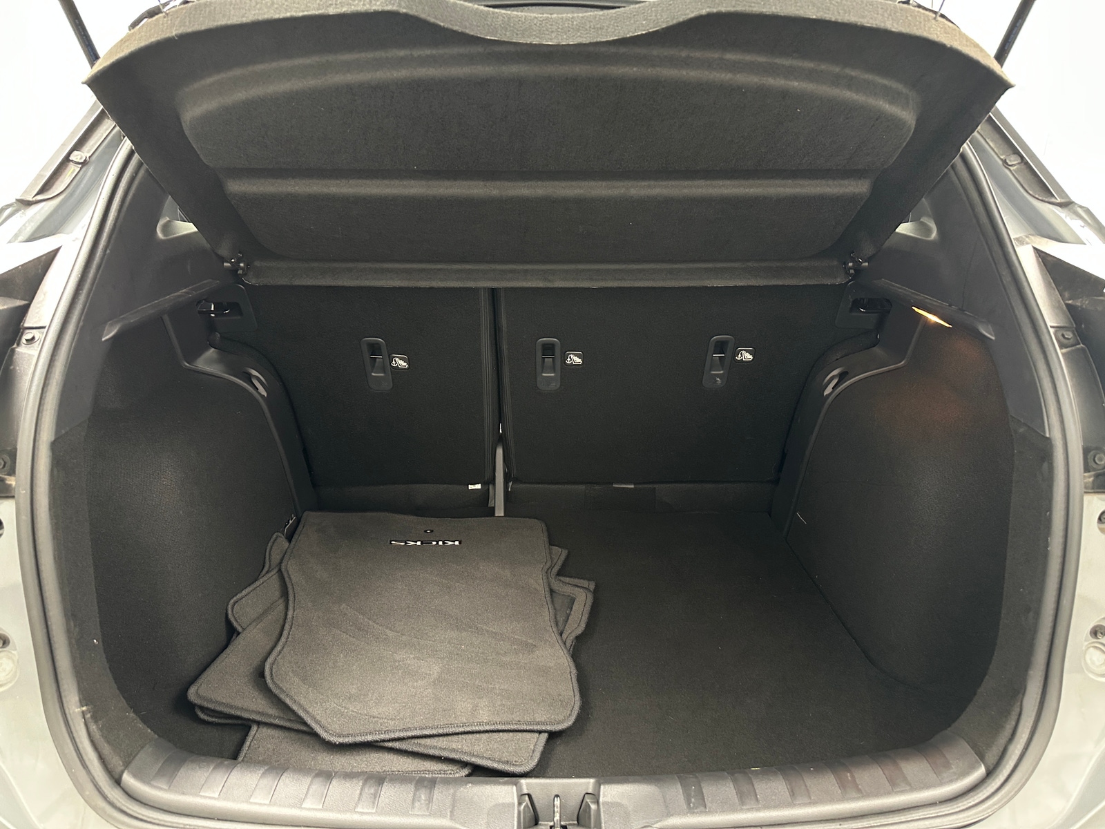 Thumbnail: 2024 Nissan Kicks - 6