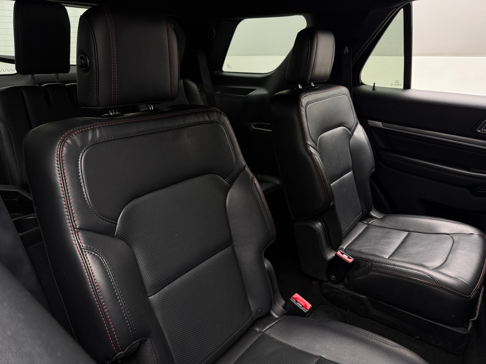 Thumbnail: 2019 Ford Explorer - 5