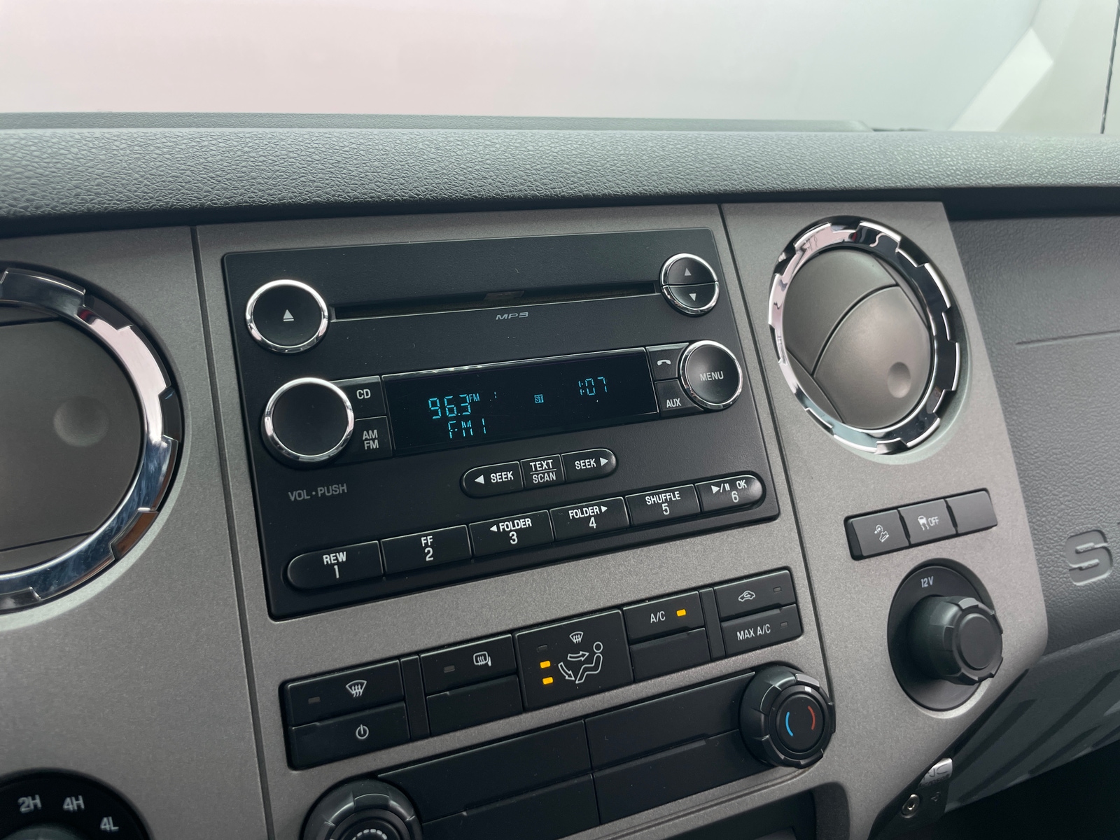 Thumbnail: 2015 Ford Econoline - 4