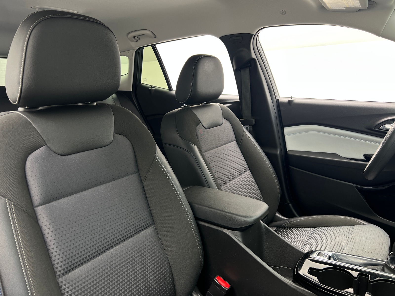 Thumbnail: 2025 Chevrolet Trax - 2