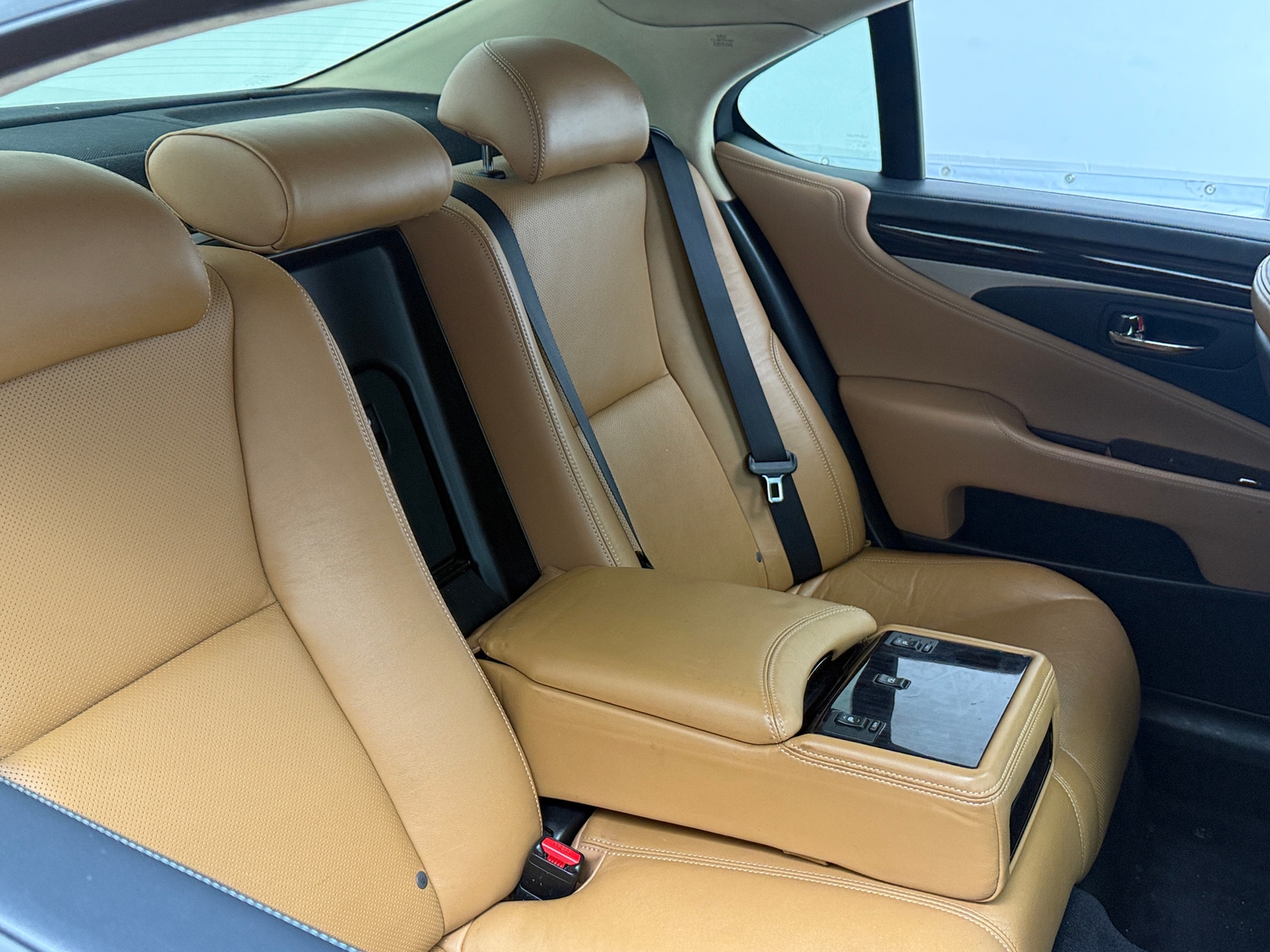 Thumbnail: 2014 Lexus LS - 5