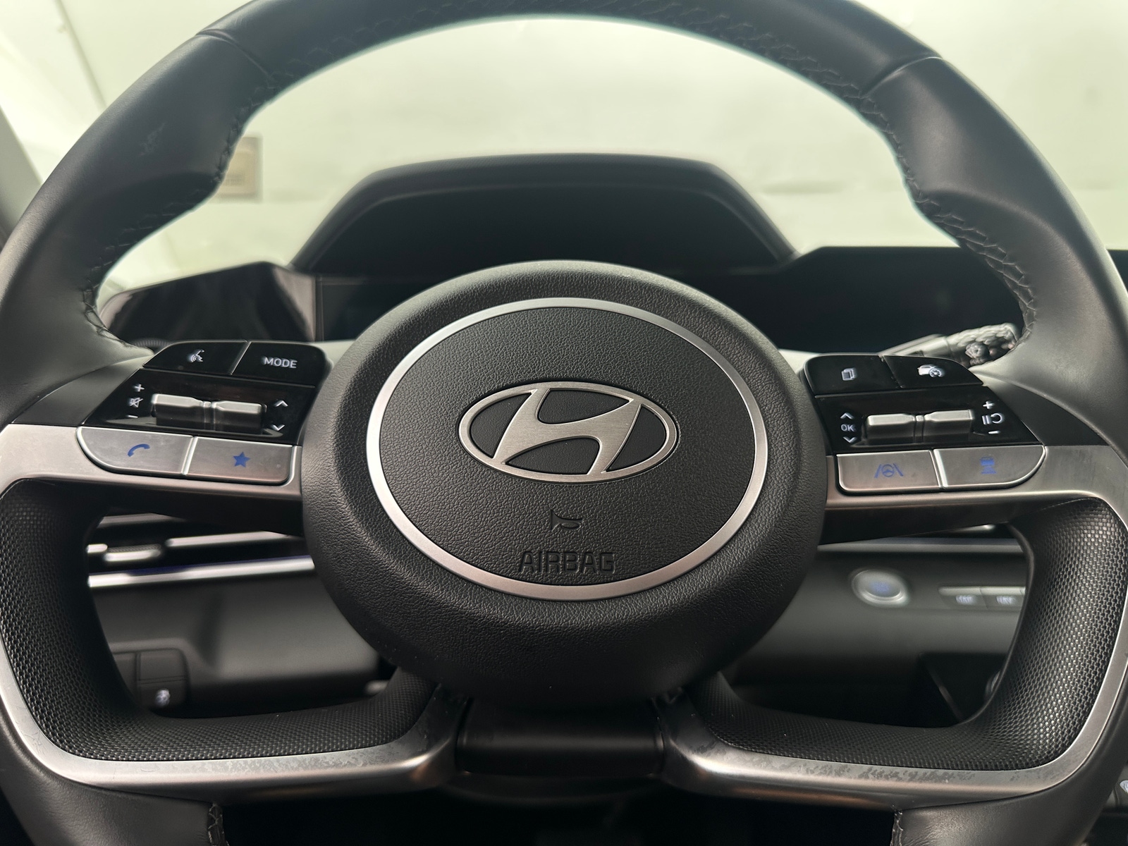 Thumbnail: 2025 Hyundai Elantra - 4