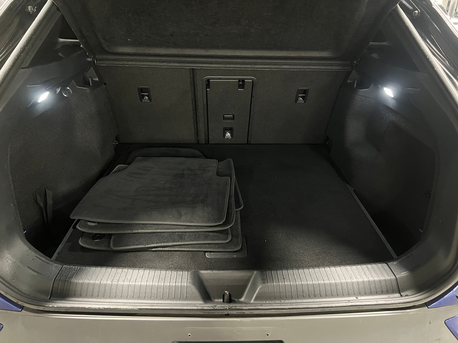 Thumbnail: 2021 Volkswagen ID.4 - 6