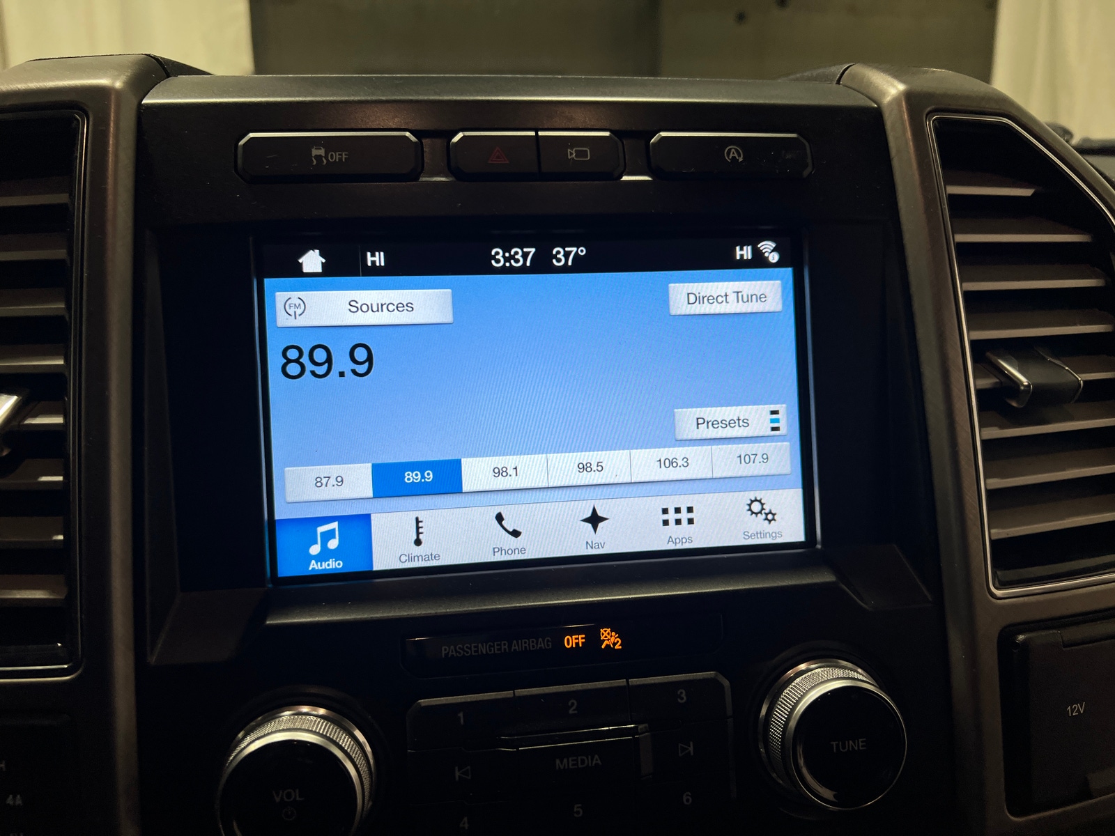 Thumbnail: 2018 Ford Econoline - 3