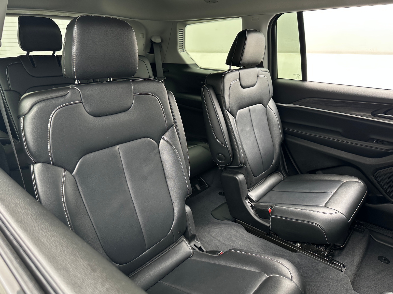 Thumbnail: 2023 Jeep Grand Cherokee L - 5