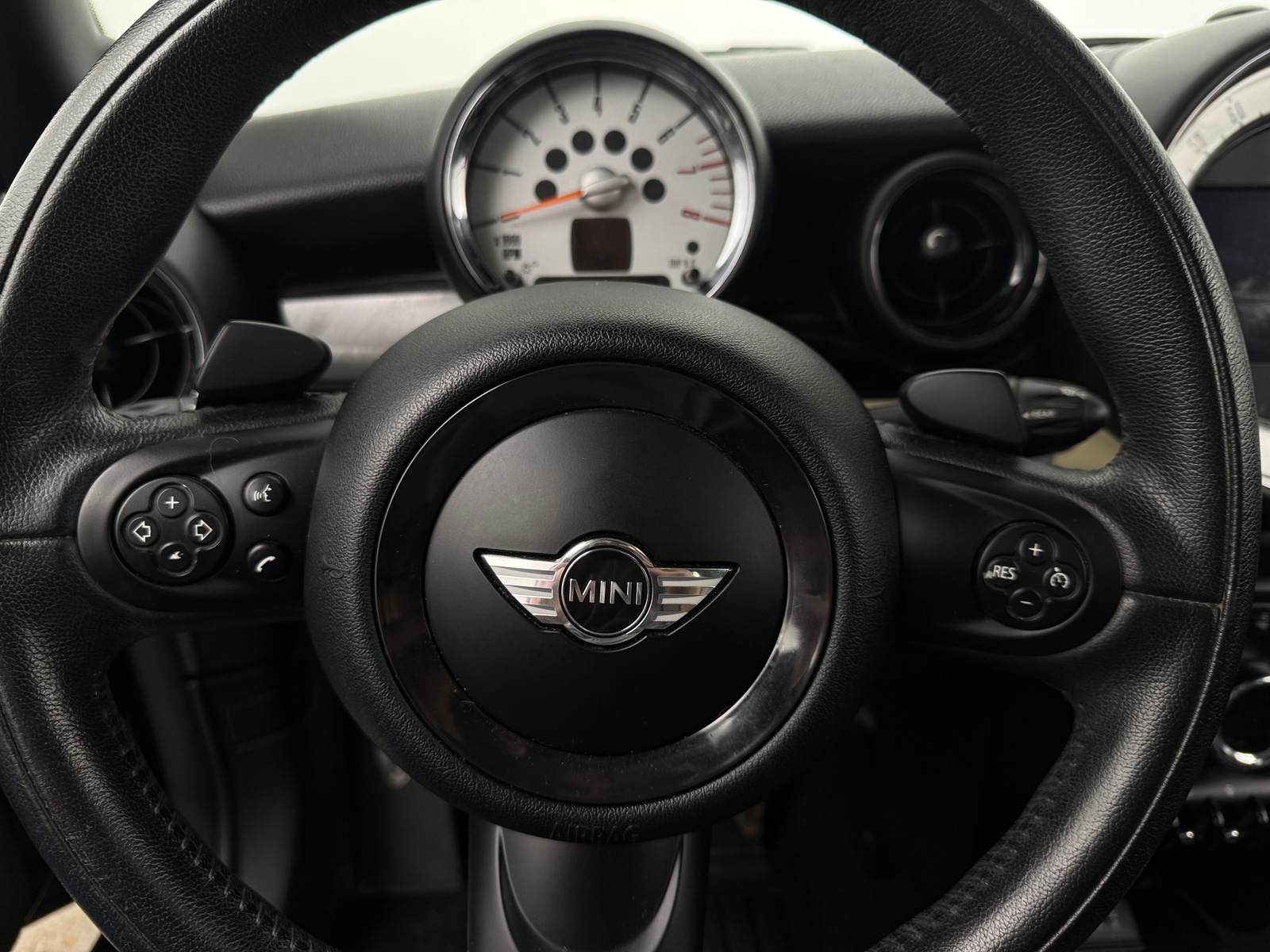 Thumbnail: 2013 MINI Cooper Clubman - 3