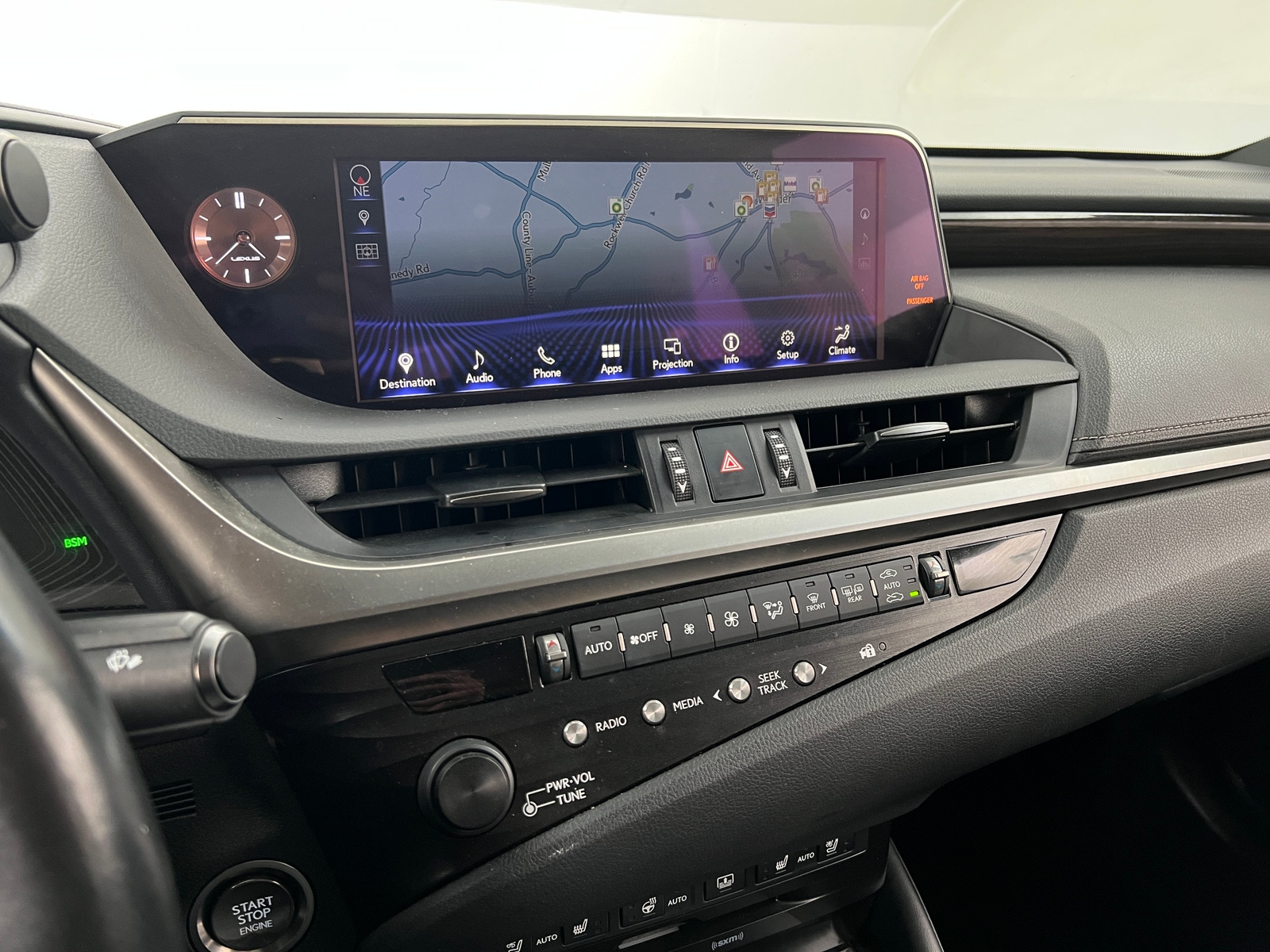 Thumbnail: 2019 Lexus ES - 4