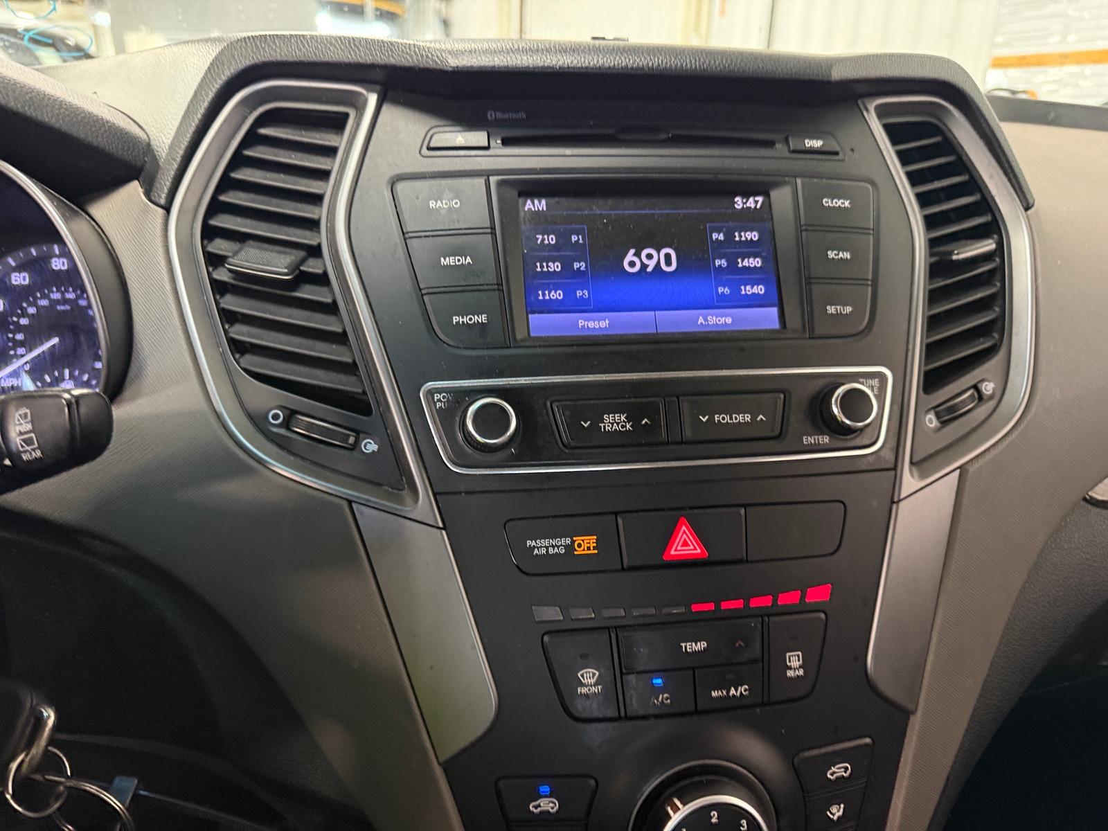 Thumbnail: 2018 Hyundai Santa Fe - 4