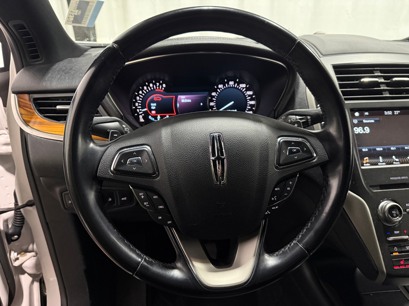 Thumbnail: 2018 Lincoln MKC - 4