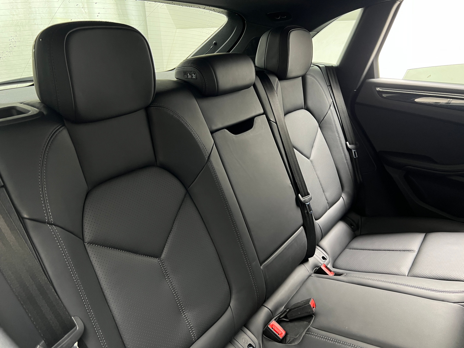 Thumbnail: 2022 Porsche Macan - 5