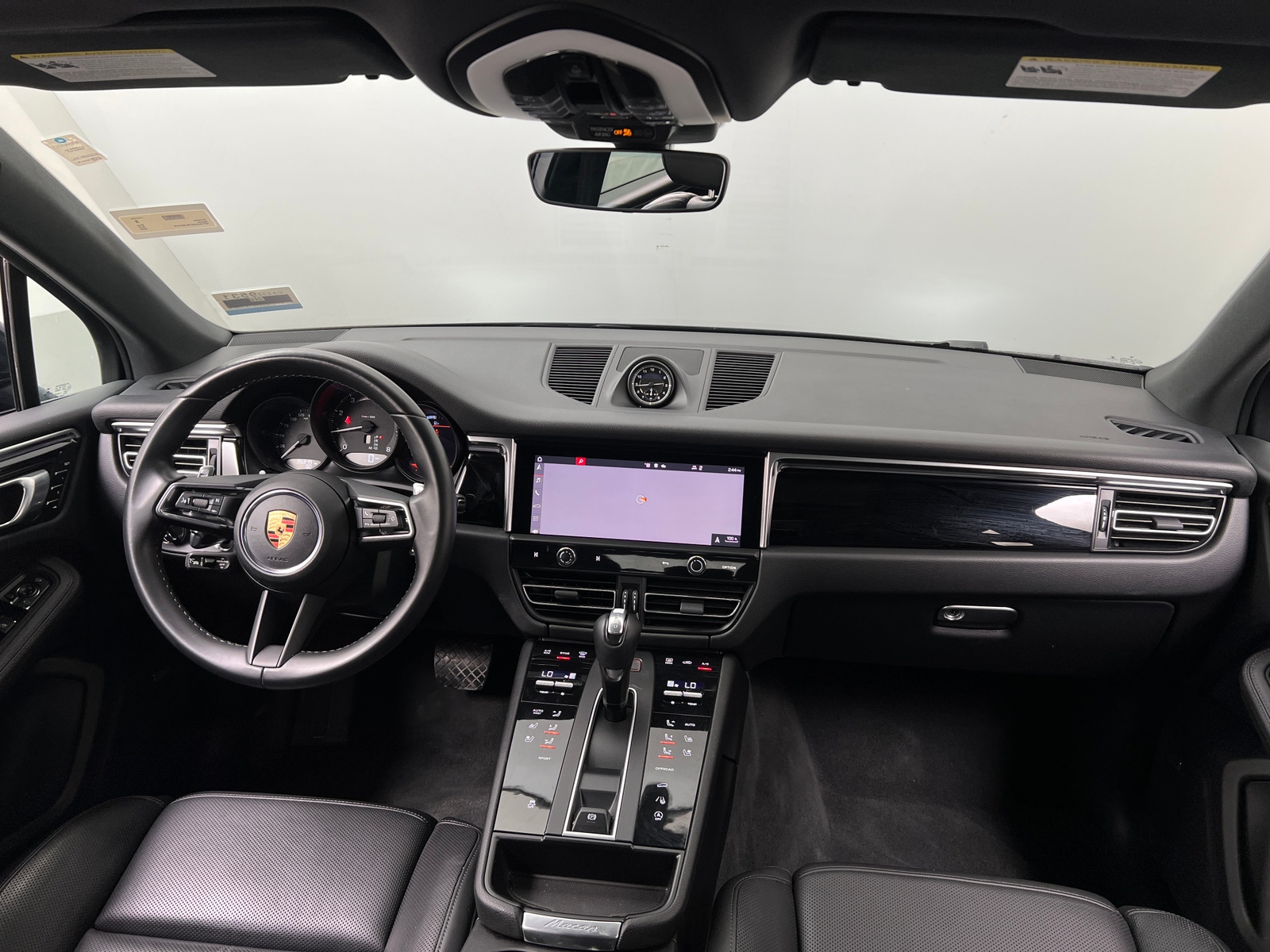 Thumbnail: 2022 Porsche Macan - 2