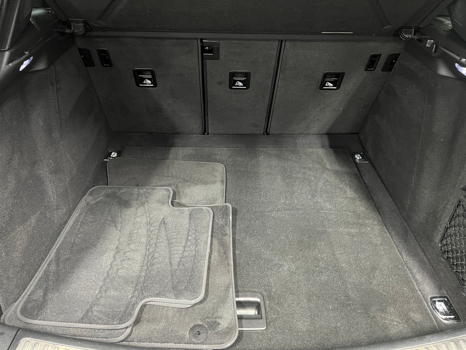 Thumbnail: 2022 Porsche Macan - 6