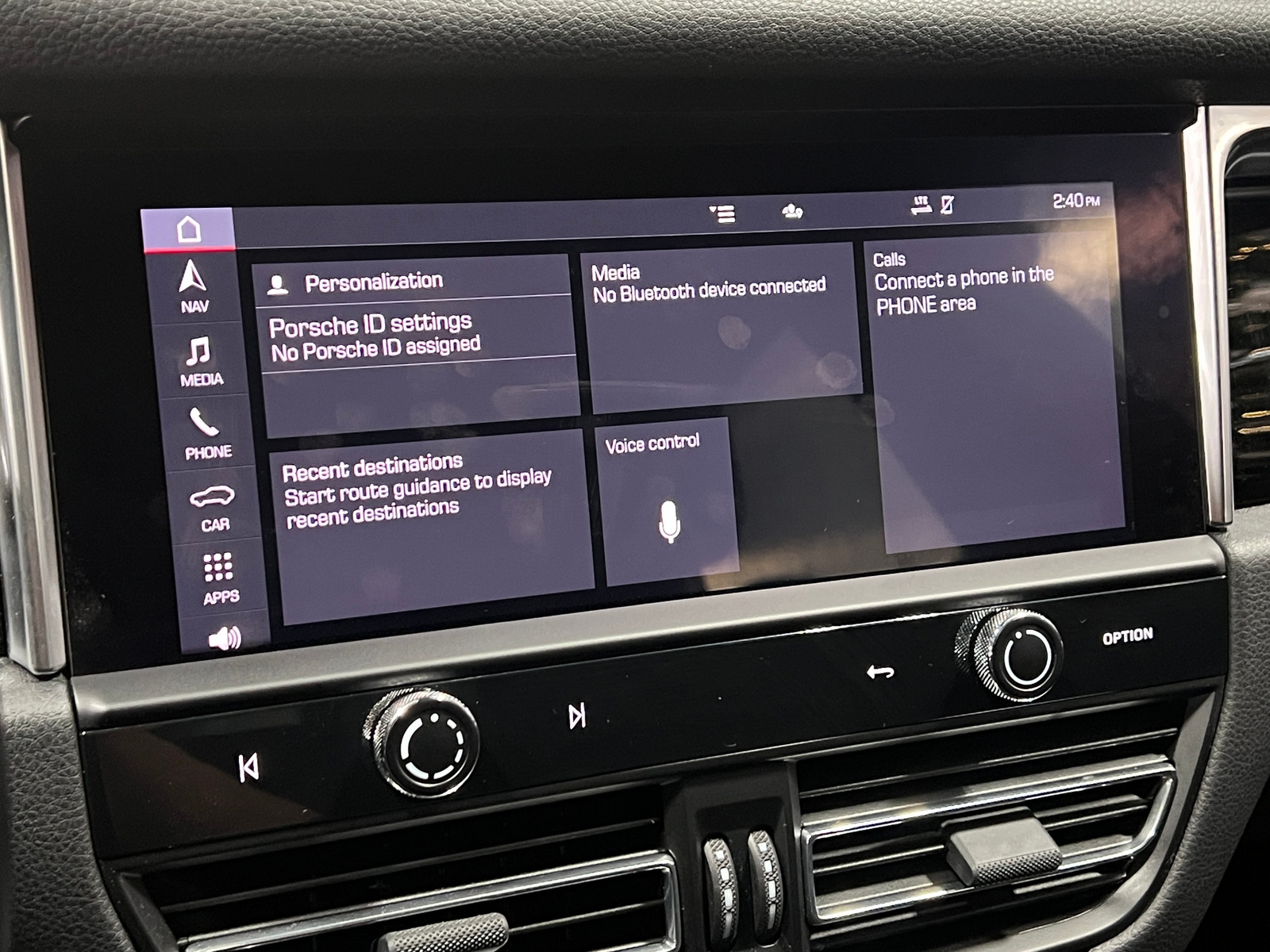 Thumbnail: 2022 Porsche Macan - 3