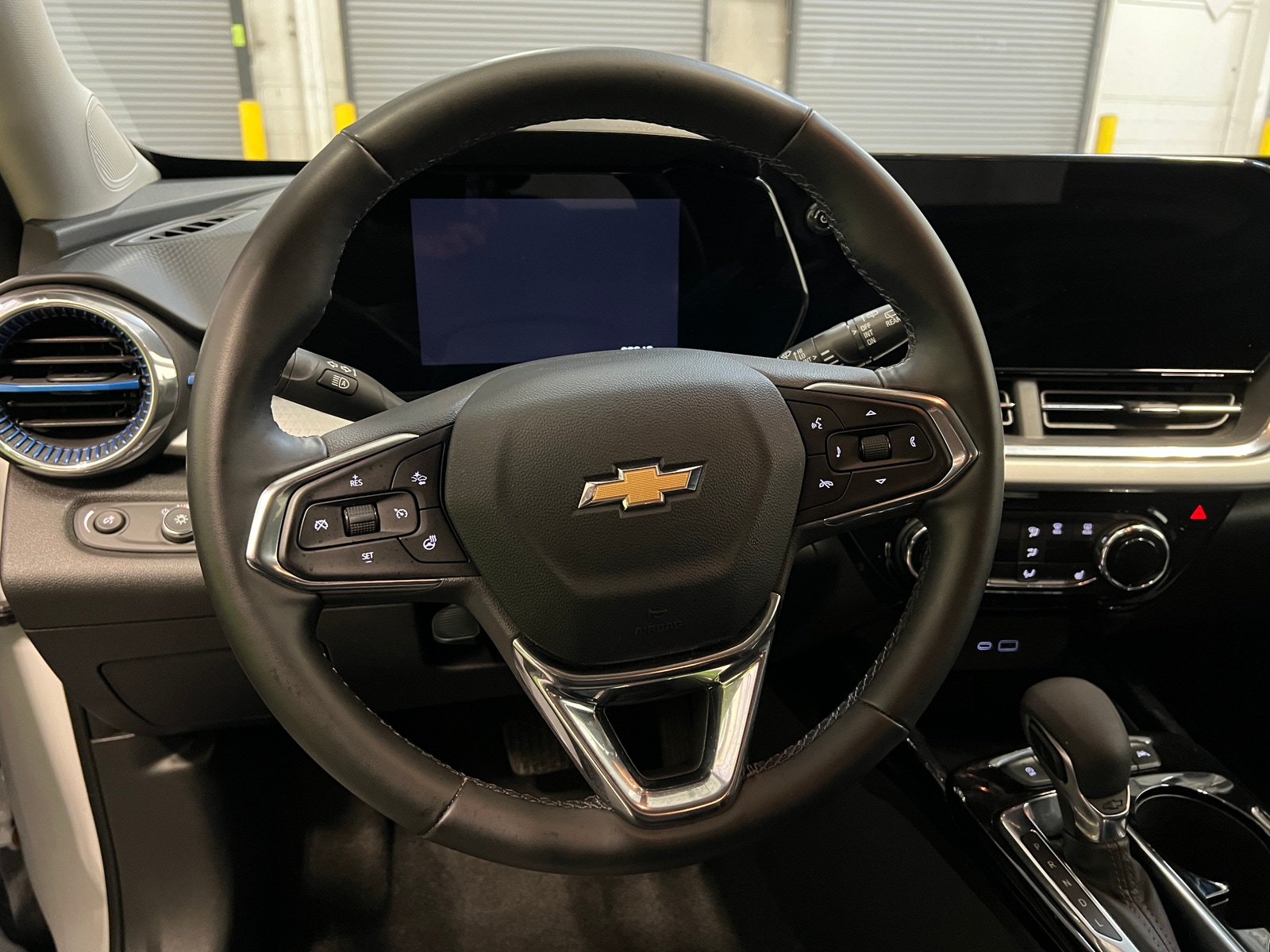 Thumbnail: 2025 Chevrolet Trax - 5