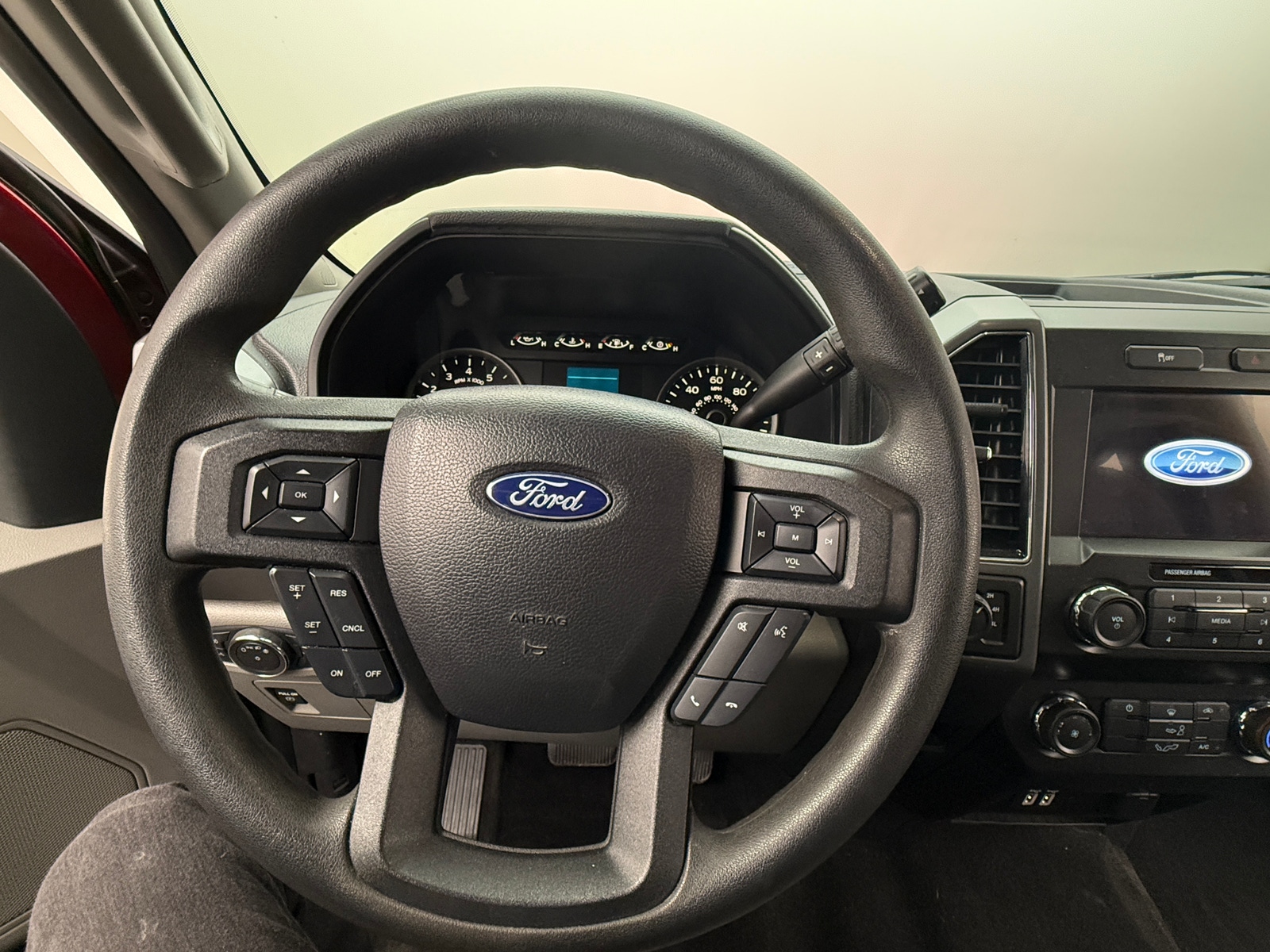 Thumbnail: 2019 Ford Econoline - 5