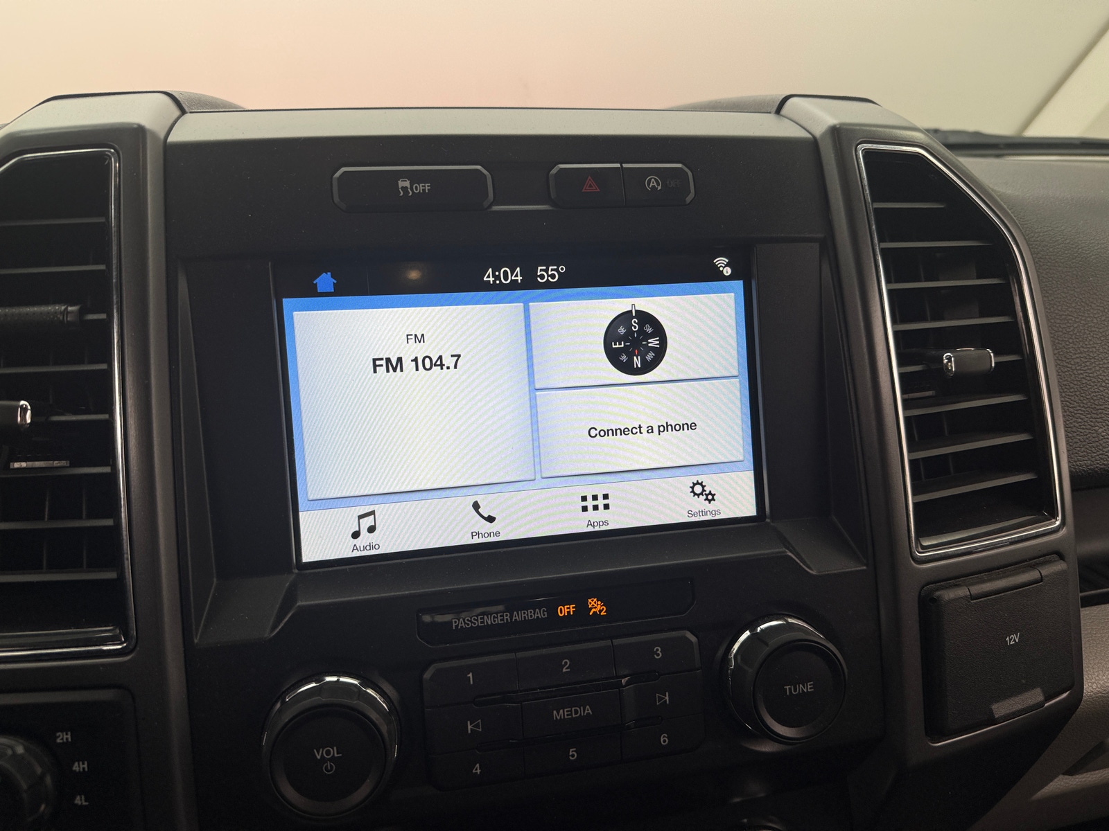 Thumbnail: 2019 Ford Econoline - 4