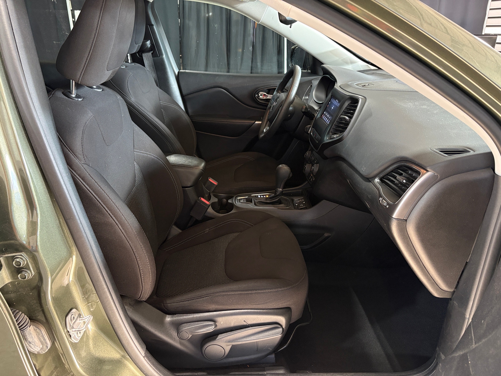 Thumbnail: 2021 Jeep Cherokee - 2