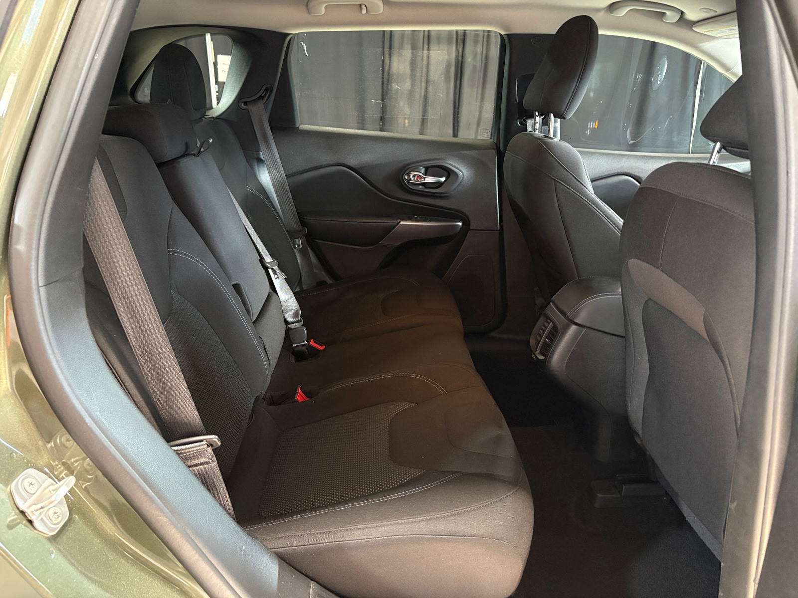 Thumbnail: 2021 Jeep Cherokee - 6