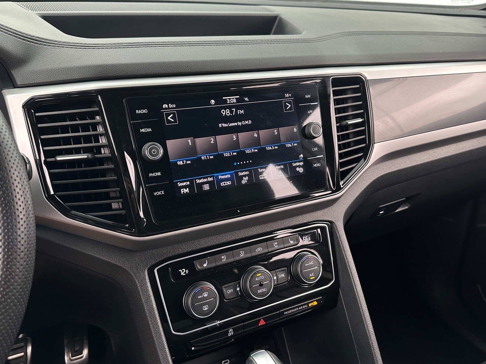 Thumbnail: 2023 Volkswagen Atlas - 3