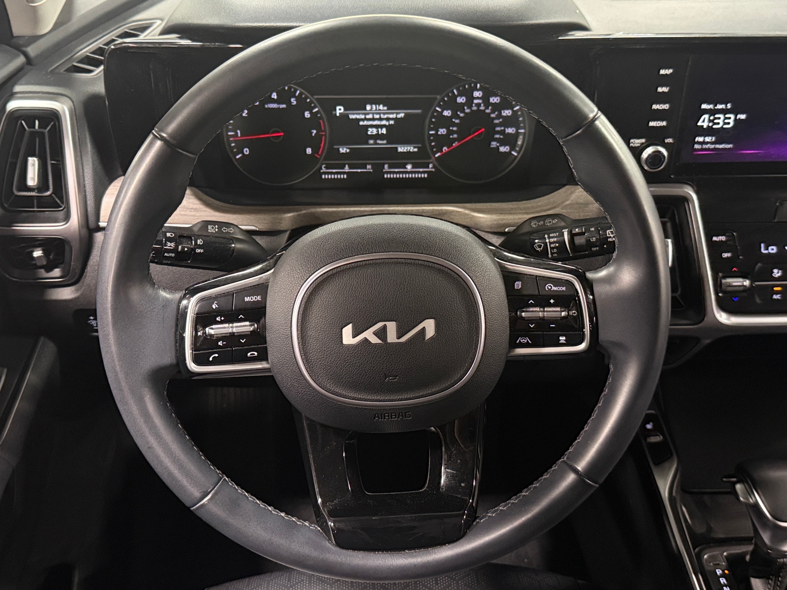 Thumbnail: 2023 Kia Sorento - 4