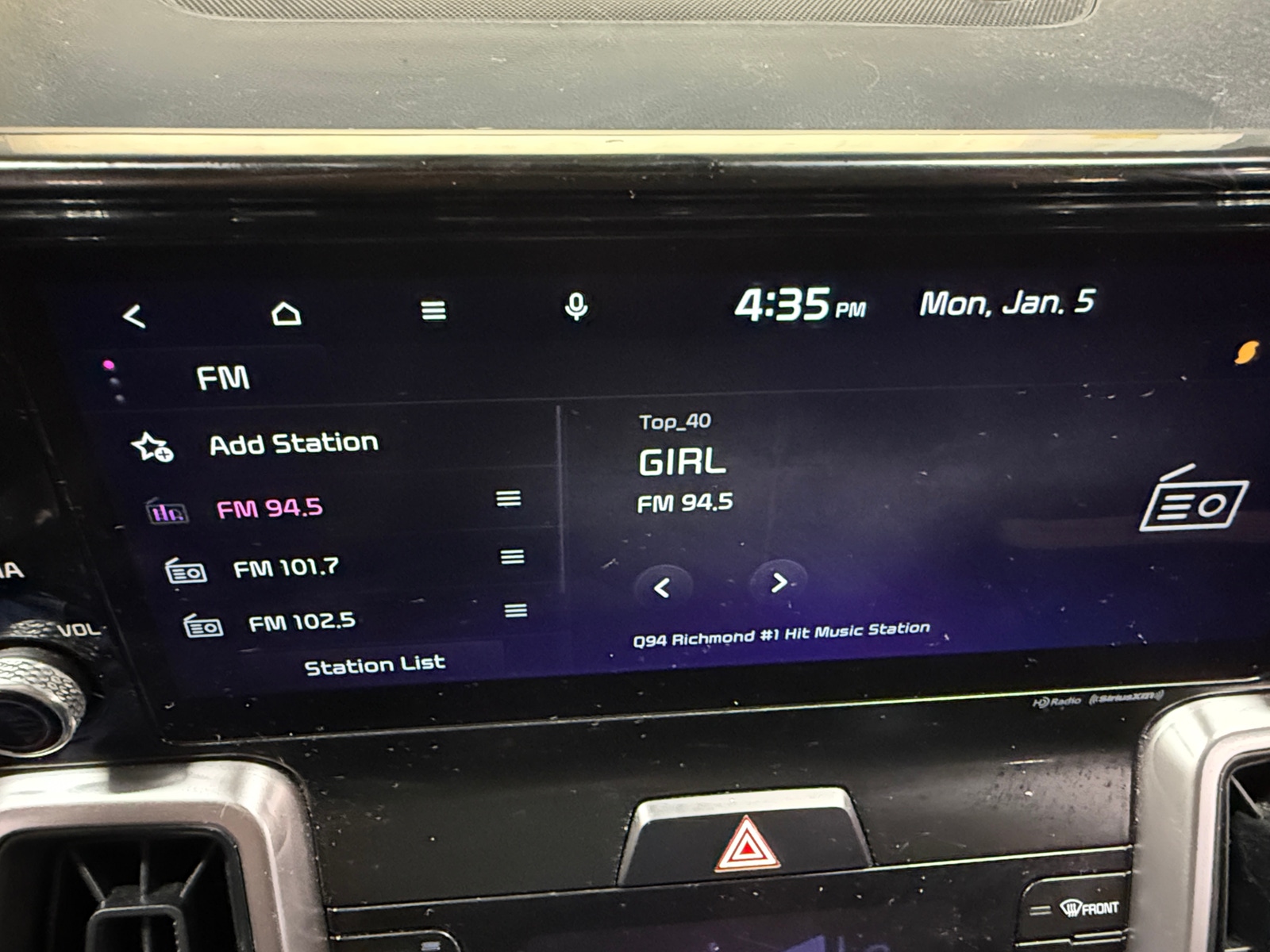 Thumbnail: 2023 Kia Sorento - 3