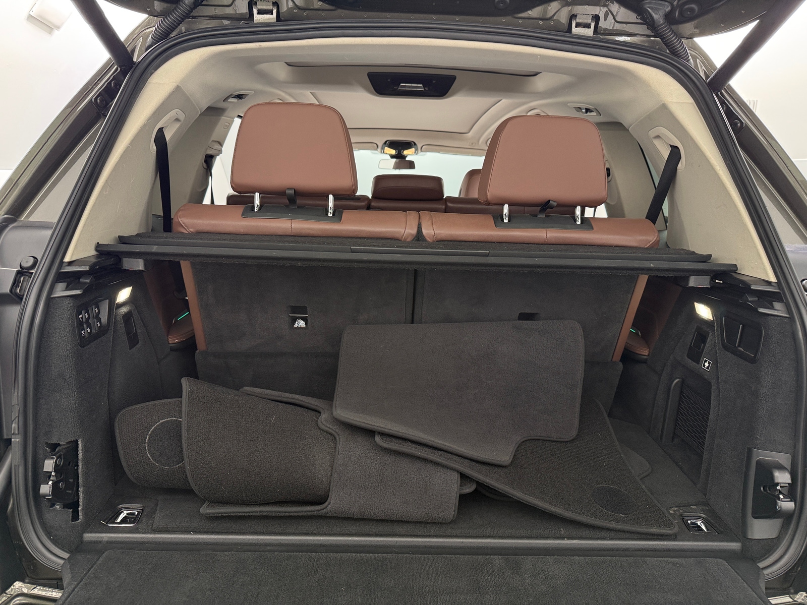 Thumbnail: 2021 BMW X7 - 6