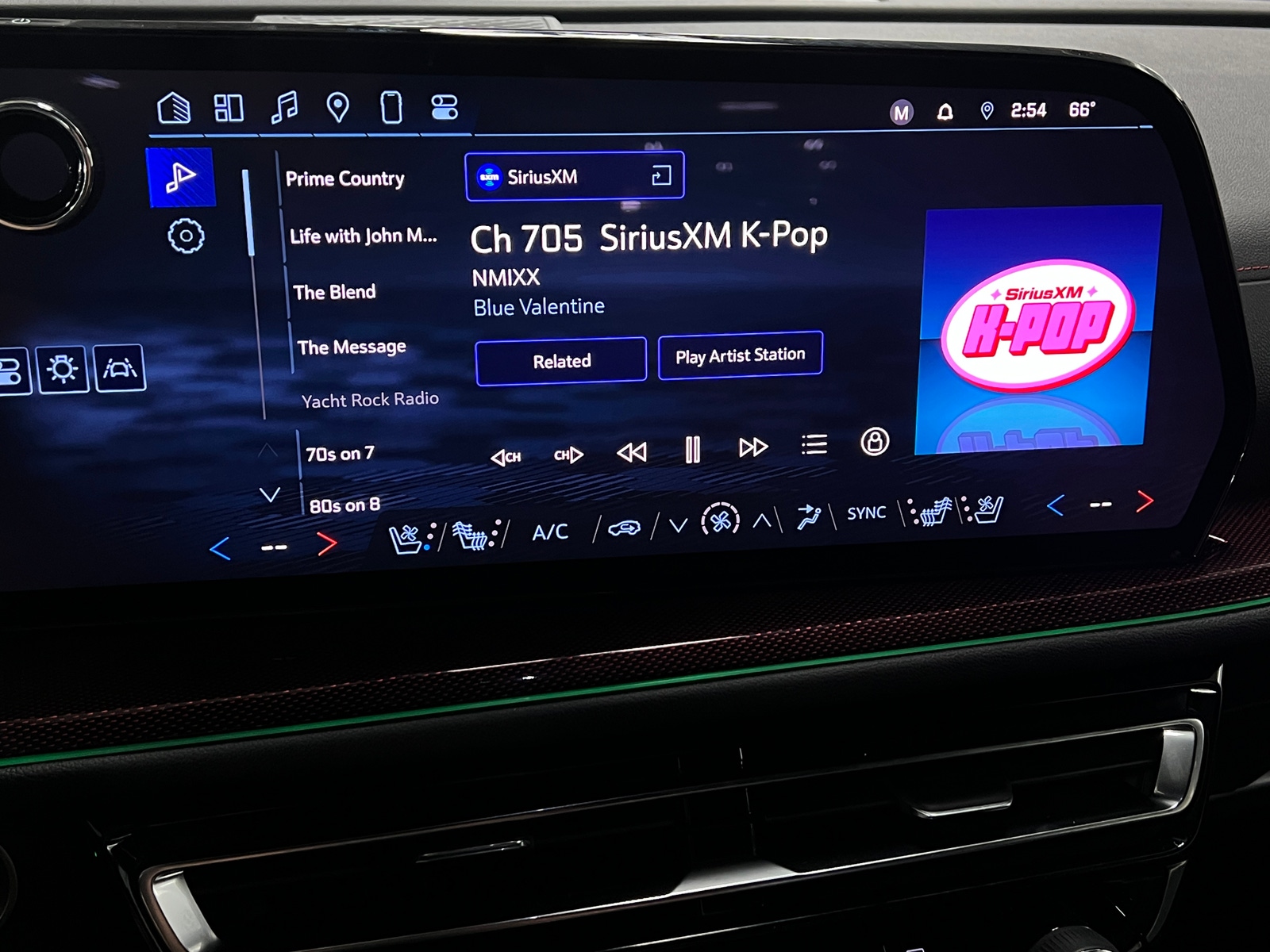 Thumbnail: 2024 Chevrolet Traverse - 3