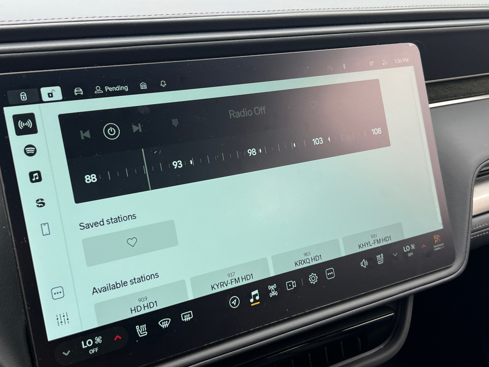 Thumbnail: 2025 Rivian R1S - 3