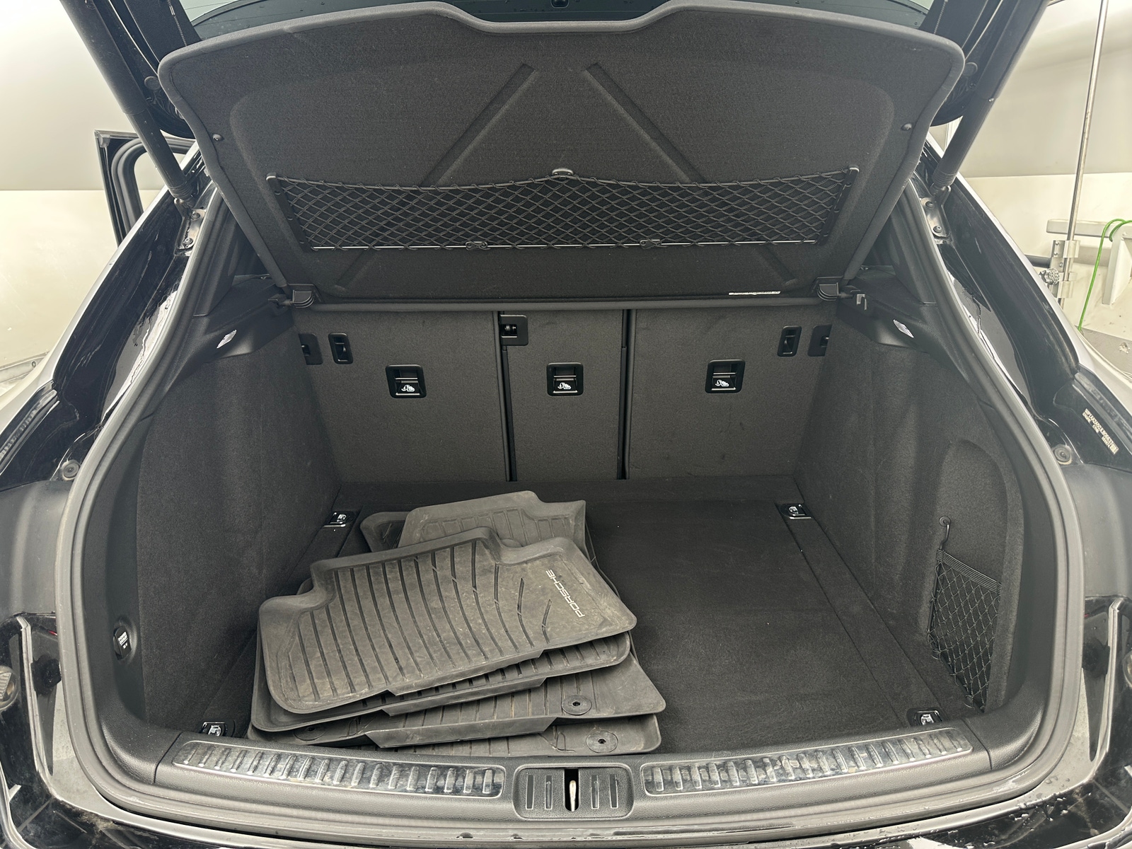 Thumbnail: 2018 Porsche Macan - 6