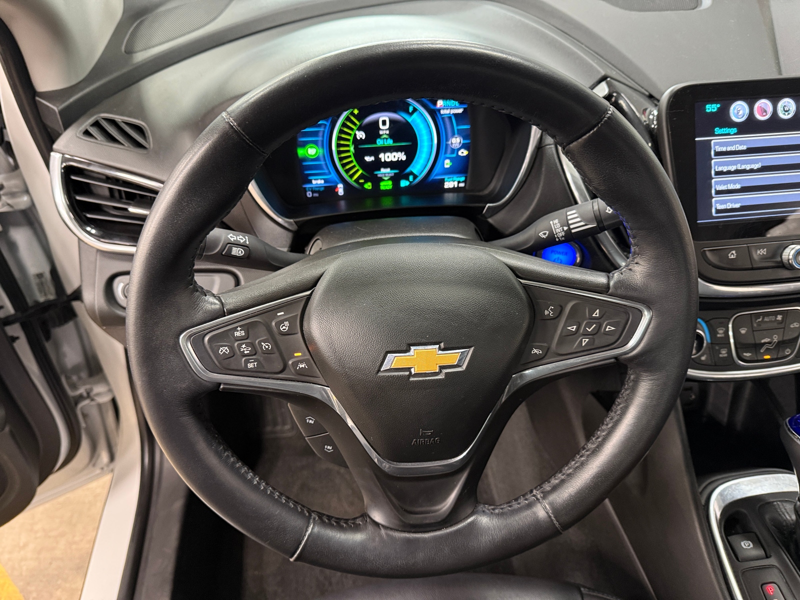Thumbnail: 2017 Chevrolet Volt - 4