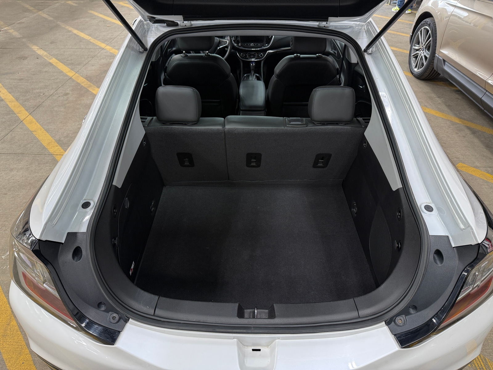 Thumbnail: 2017 Chevrolet Volt - 6