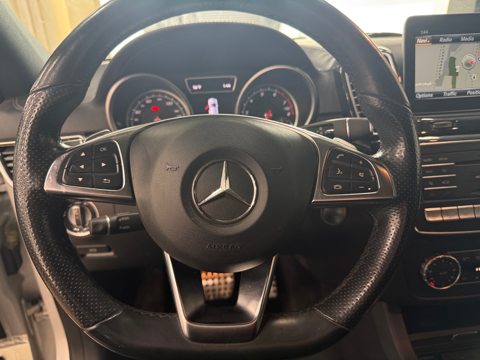 Thumbnail: 2017 Mercedes-Benz GLE - 4