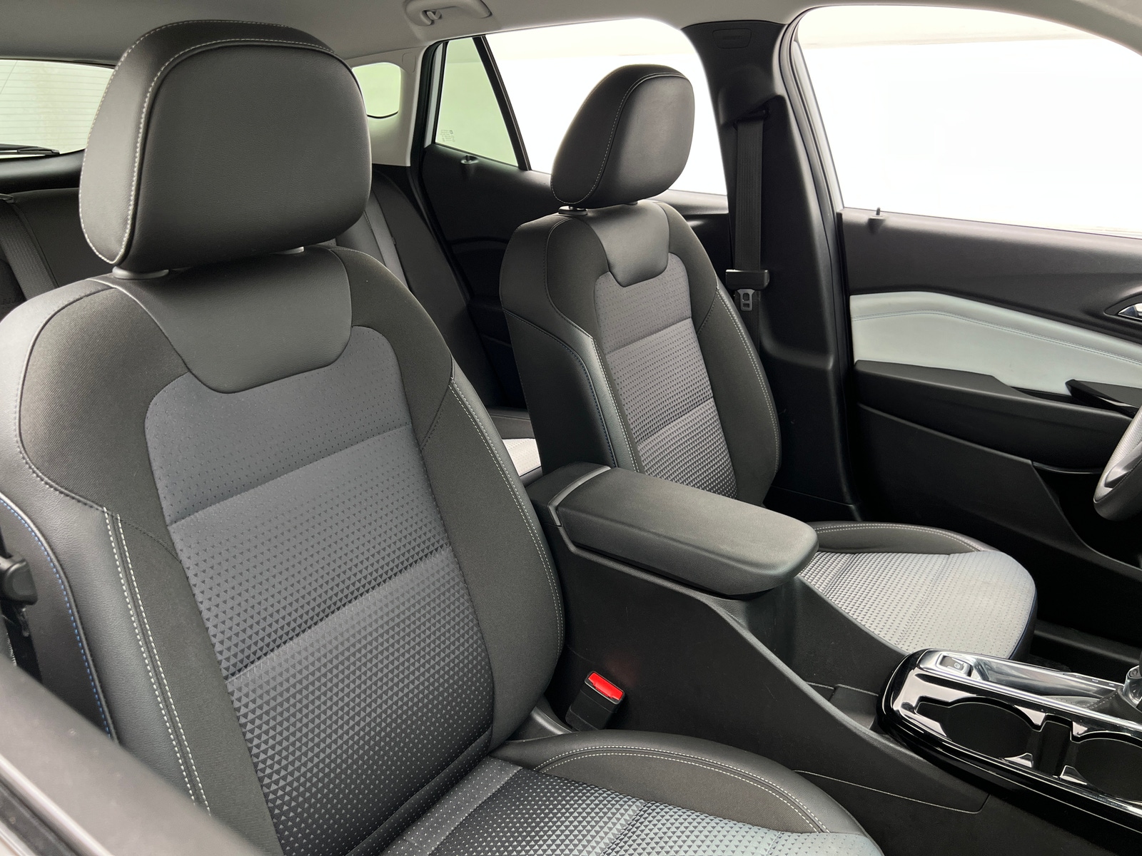 Thumbnail: 2025 Chevrolet Trax - 2