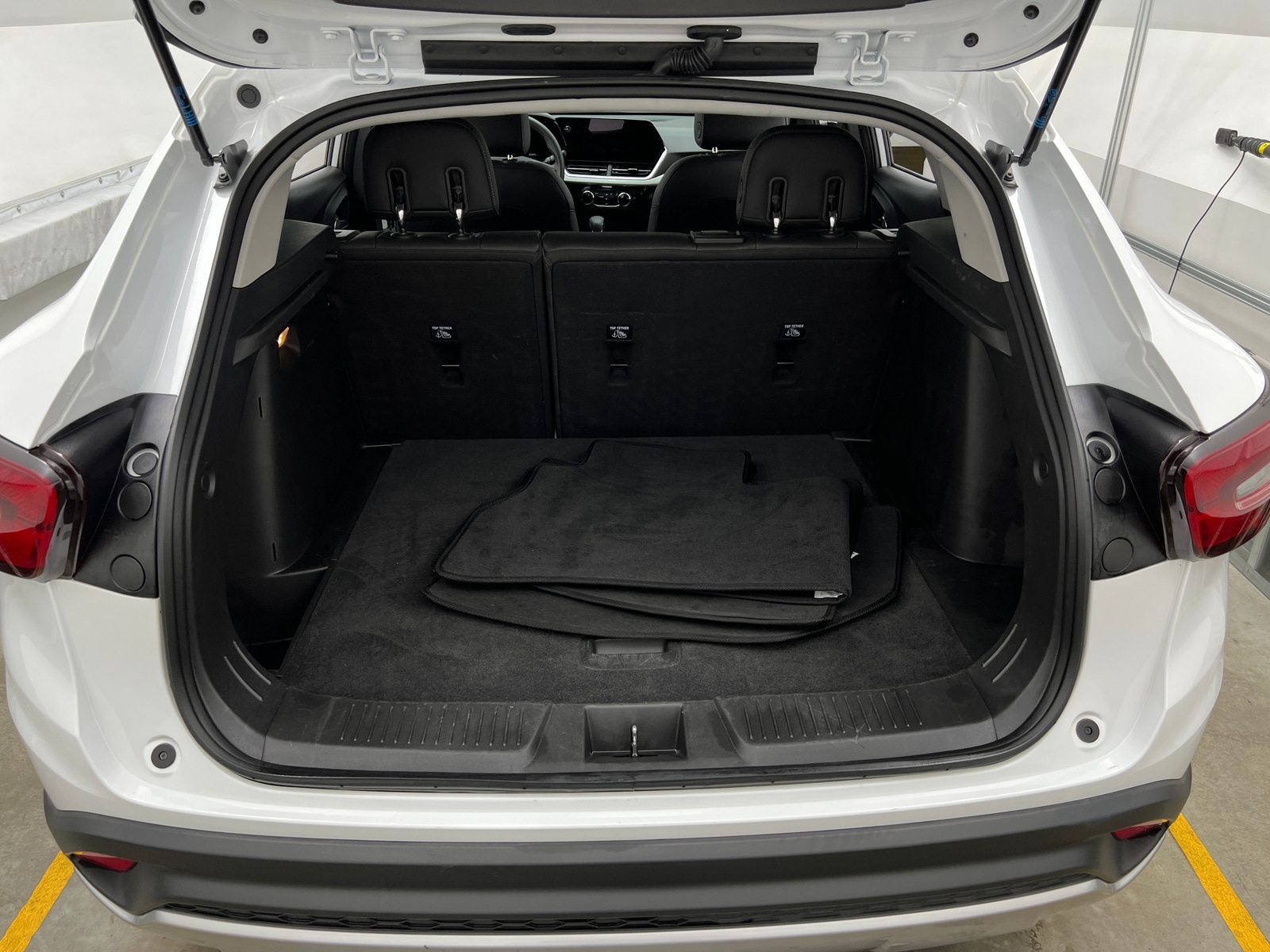 Thumbnail: 2025 Chevrolet Trax - 7