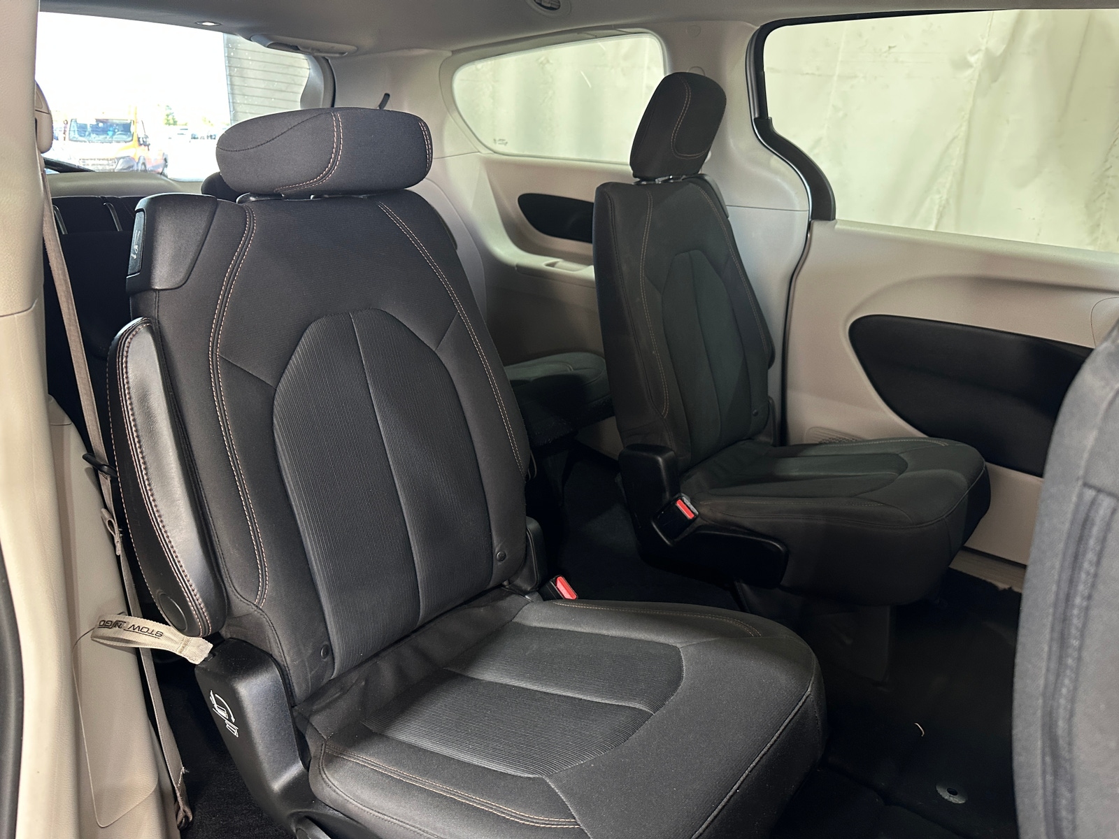 Thumbnail: 2018 Chrysler Pacifica - 6