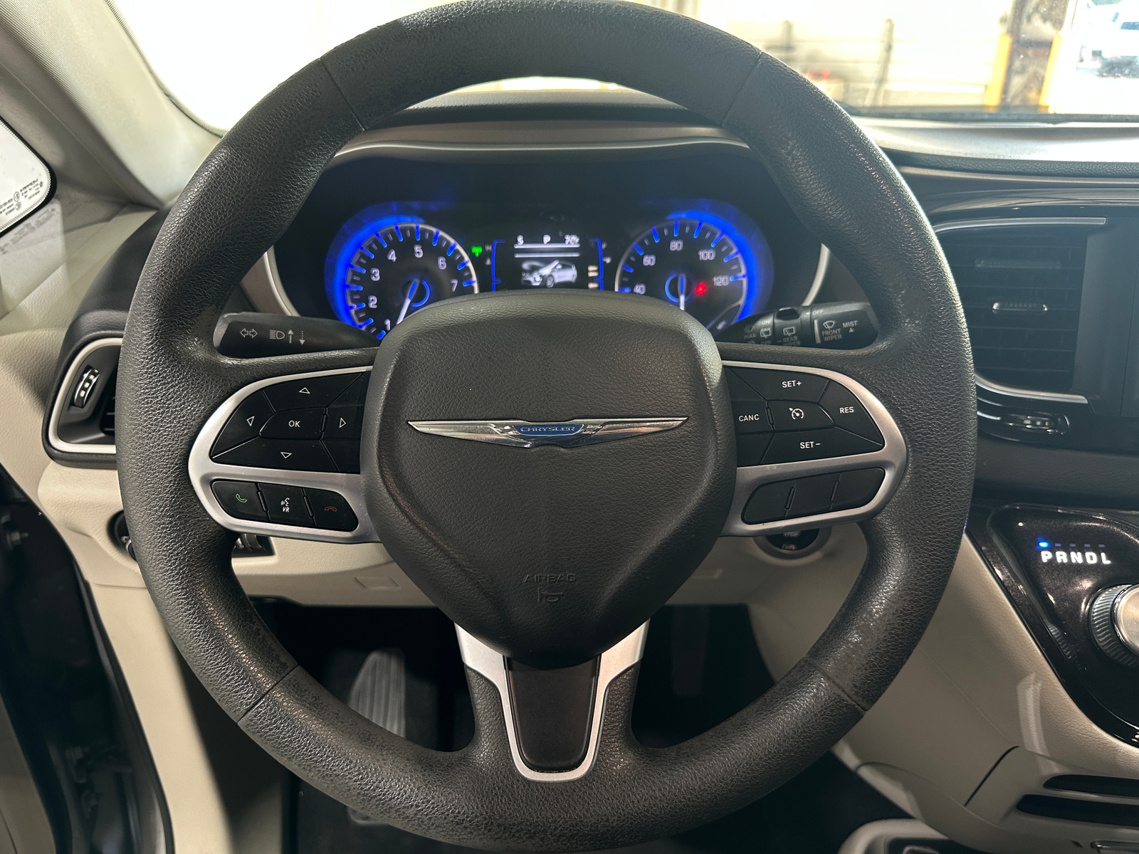 Thumbnail: 2018 Chrysler Pacifica - 5