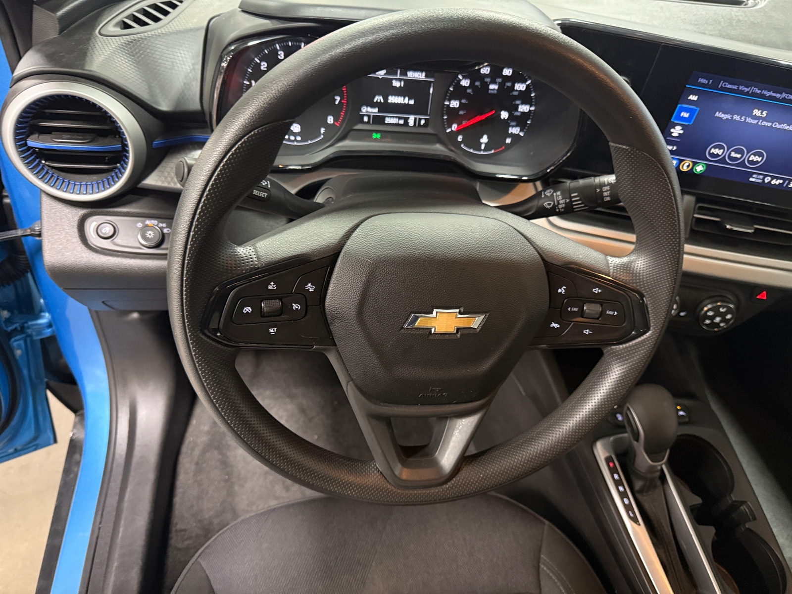 Thumbnail: 2025 Chevrolet Trax - 5