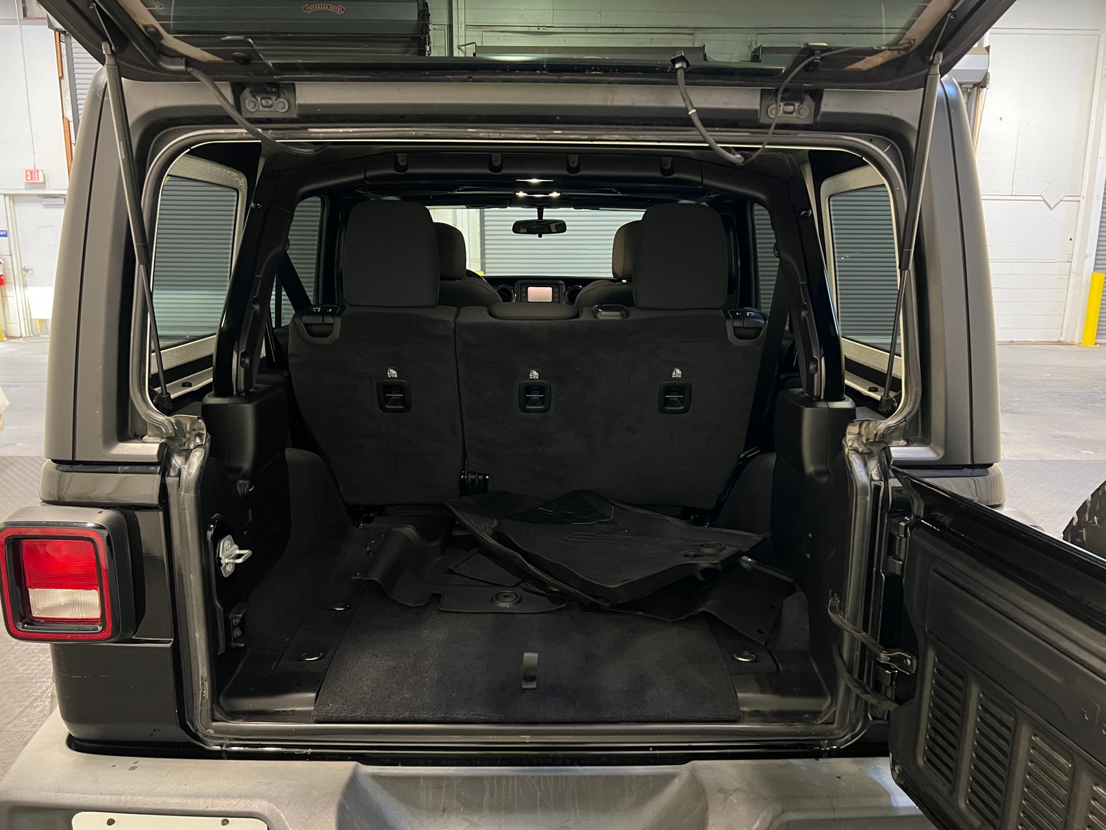 Thumbnail: 2020 Jeep Wrangler - 7