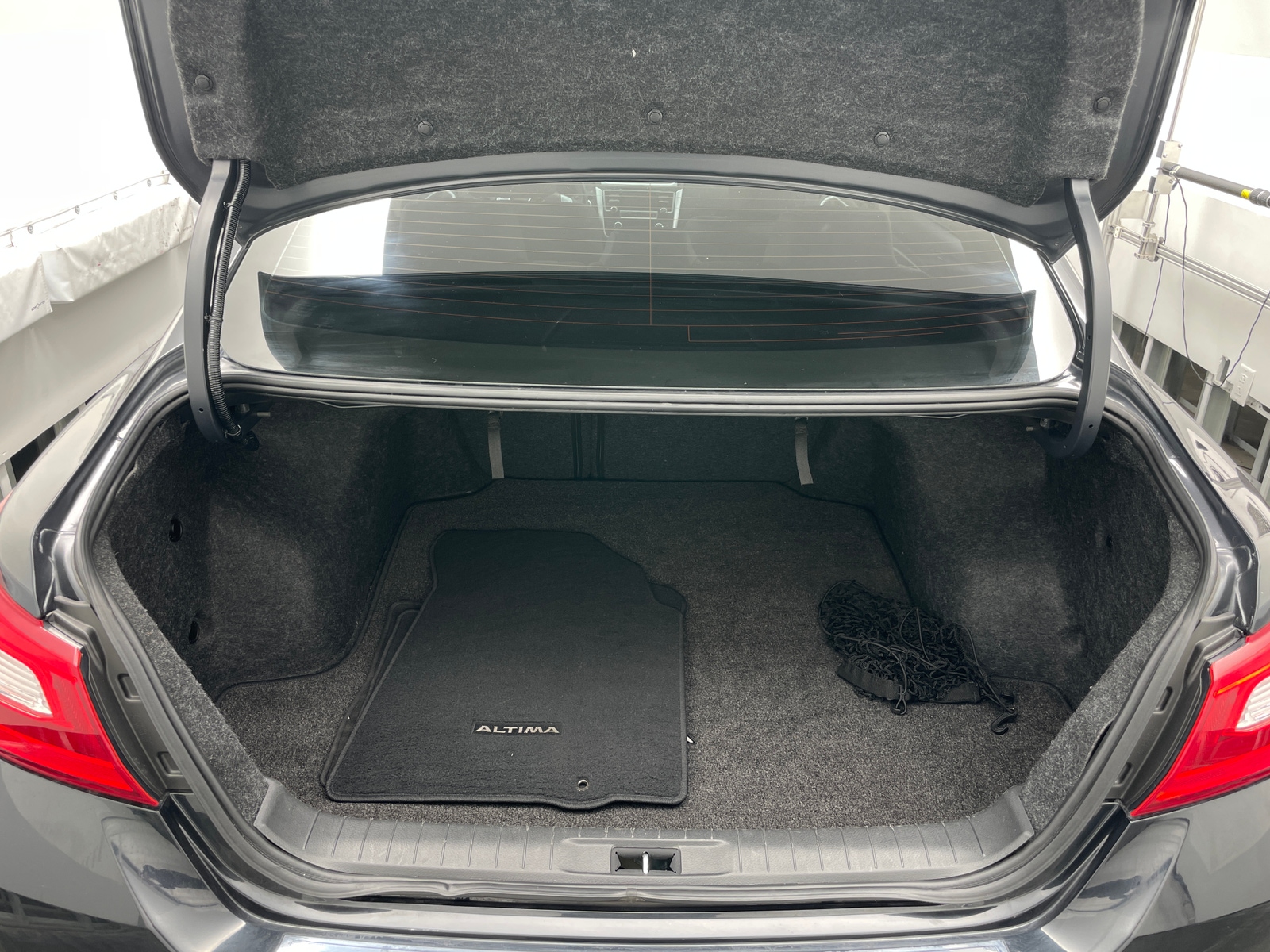 Thumbnail: 2017 Nissan Altima - 6