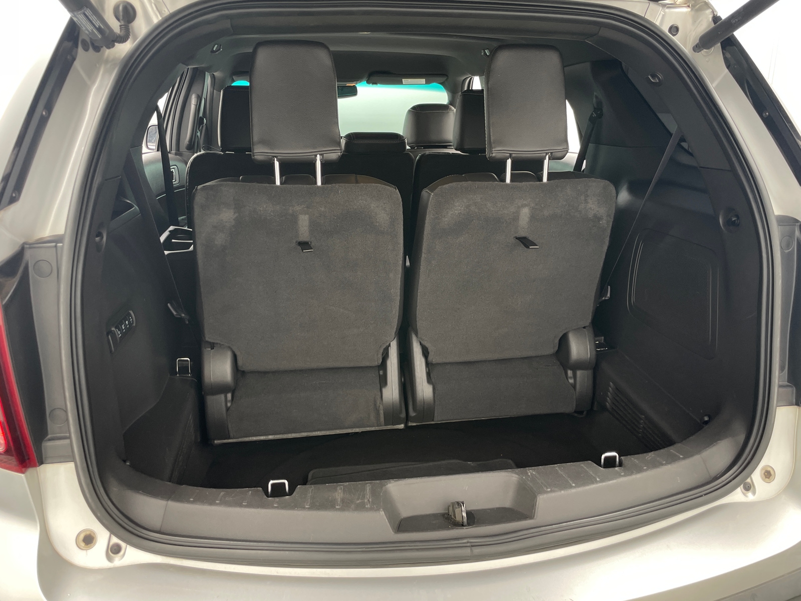 Thumbnail: 2015 Ford Explorer - 6