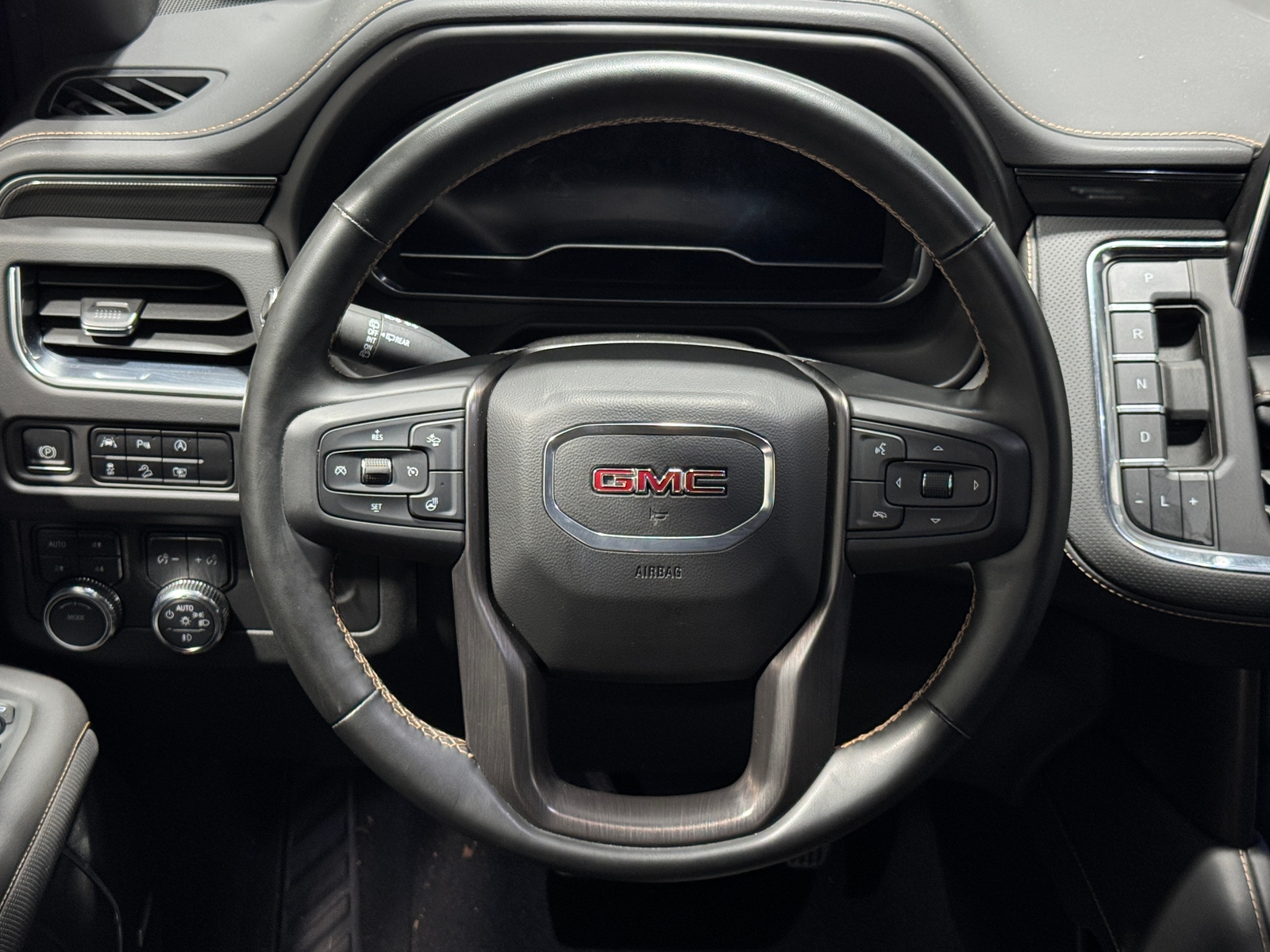 Thumbnail: 2023 GMC Yukon XL - 4