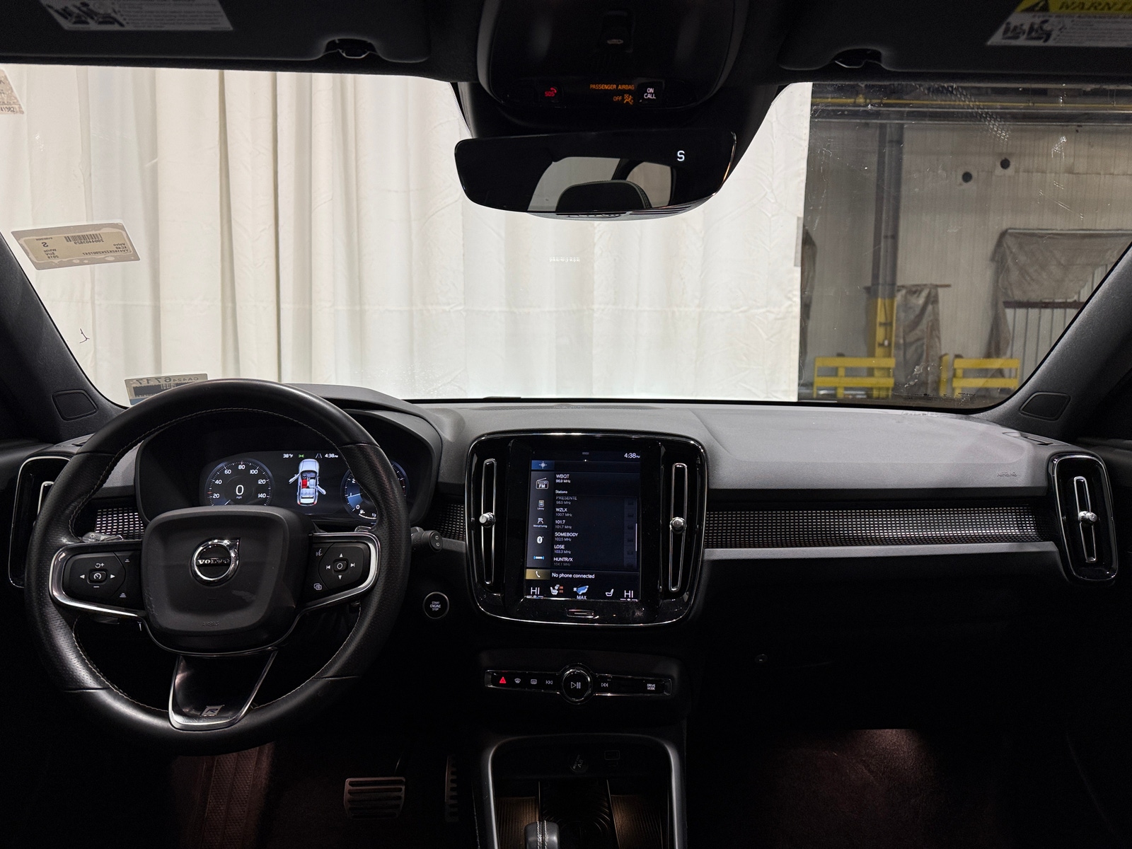 Thumbnail: 2019 Volvo XC40 - 3