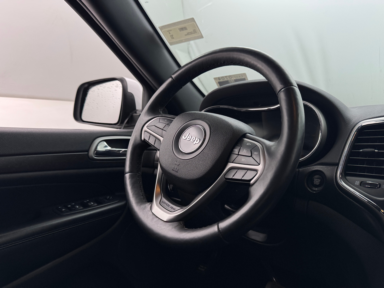 Thumbnail: 2018 Jeep Grand Cherokee - 5