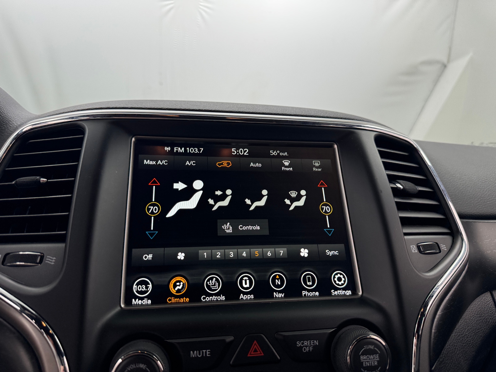 Thumbnail: 2018 Jeep Grand Cherokee - 4